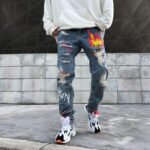 Graffiti ripped jeans - Image 5