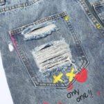Graffiti ripped jeans - Image 7